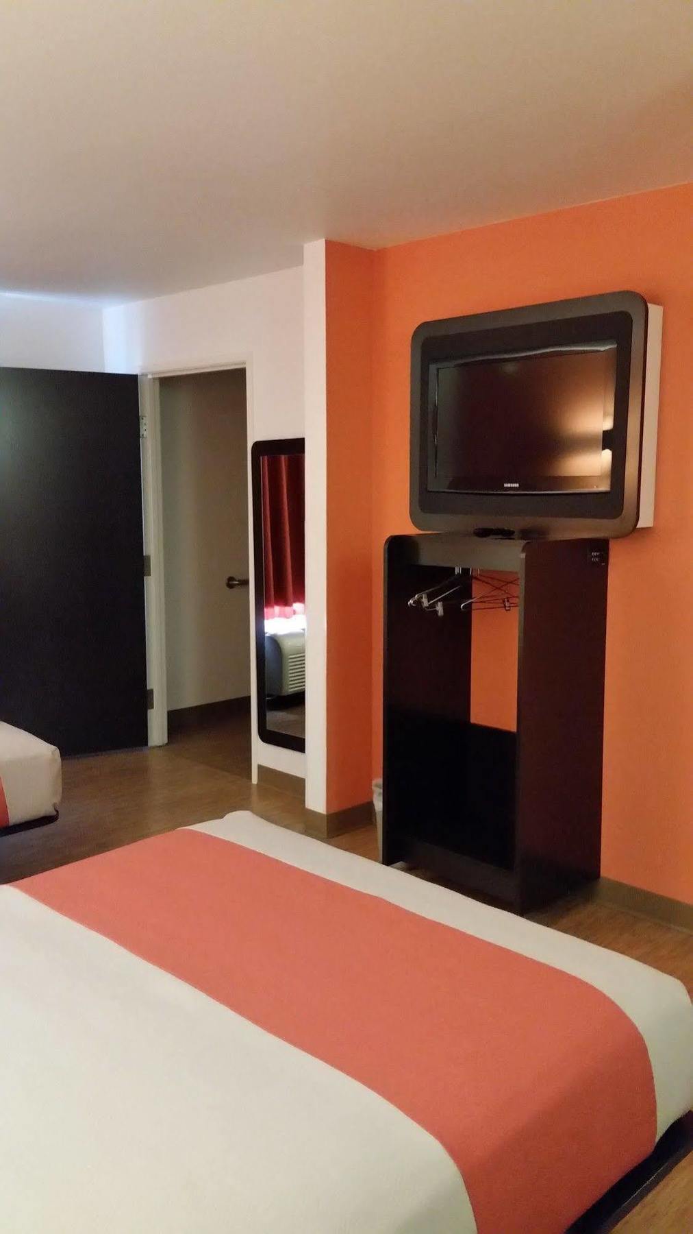 Baymont By Wyndham Williston Hotel Bagian luar foto