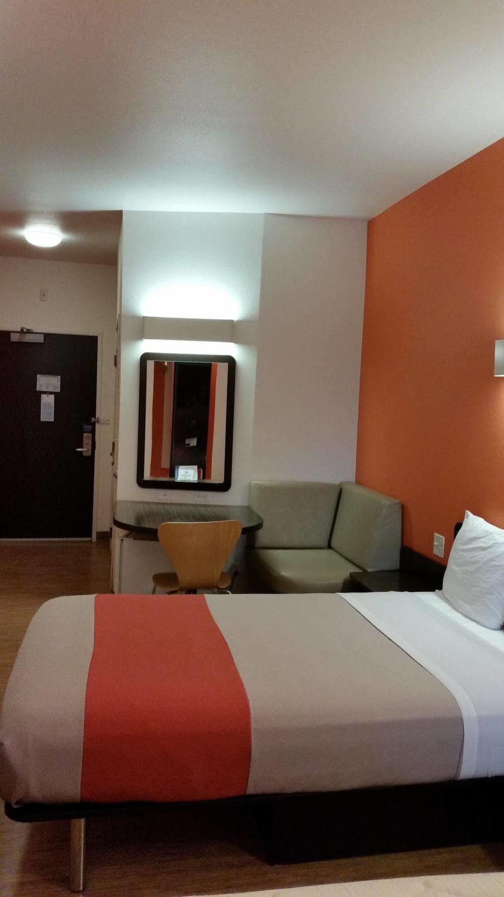 Baymont By Wyndham Williston Hotel Bagian luar foto